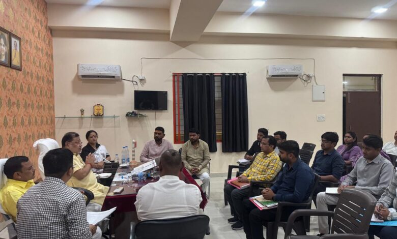 दक्षिण विधायक सुनील सोनी निगम जोन 6 कार्यालय पहुँचे, कार्यों के पूर्ण नहीं होने पर नाराजगी व्यक्त की दक्षिण विधायक सुनील सोनी निगम जोन 6 कार्यालय पहुँचे, कार्यों के पूर्ण नहीं होने पर नाराजगी व्यक्त की