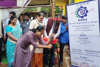 कोड़ेनार में 20 बेड अस्पताल निर्माण कार्य हेतु अधिशासी निदेशक ने किया भूमिपूजन कोड़ेनार में 20 बेड अस्पताल निर्माण कार्य हेतु अधिशासी निदेशक ने किया भूमिपूजन