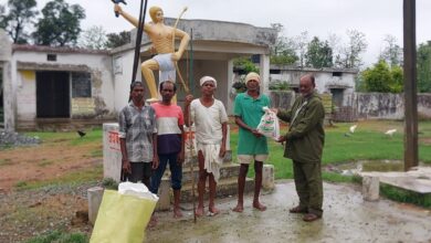 सीतापार किरनापुर में रागी बीज का किया गया वितरण सीतापार किरनापुर में रागी बीज का किया गया वितरण