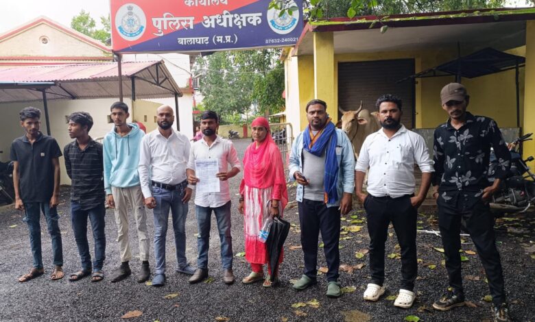 चांगोटोला पुलिस पर लगे चार युवकों से शारीरिक, मानसिक प्रताड़ना के आरोप चांगोटोला पुलिस पर लगे चार युवकों से शारीरिक, मानसिक प्रताड़ना के आरोप