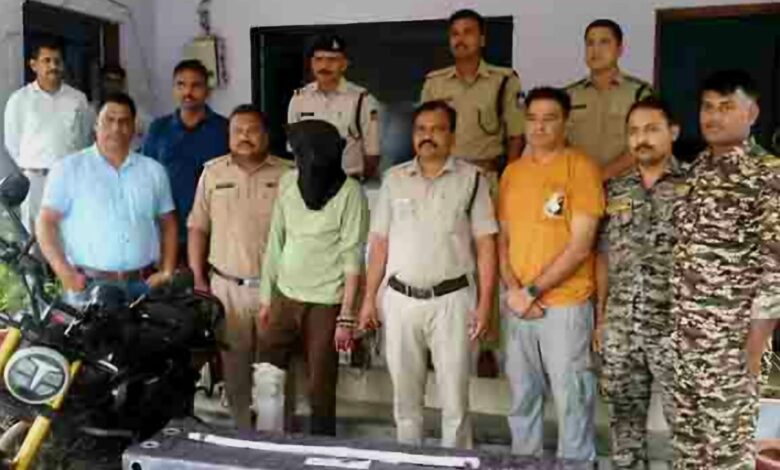 मंगेतर और उसके पिता का हमलावर गिरफ्तार, भागने के चक्कर में टूटा पैर