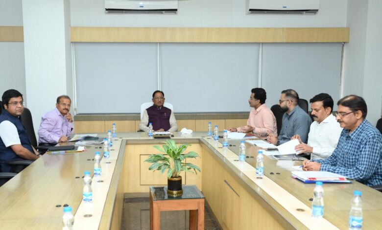 जनभागीदारी से करें आदिवासी बाहुल्य ग्रामों का समग्र विकास: मुख्यमंत्री ने आदि कर्मयोगी अभियान की समीक्षा बैठक में दिए निर्देश