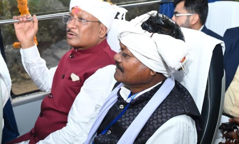 सुदूर वनांचलों को मिली कनेक्टिविटी की नई ताकत: मुख्यमंत्री साय ने किया कुरूसनार से बस में यात्रियों के साथ सफर…. सुदूर वनांचलों को मिली कनेक्टिविटी की नई ताकत: मुख्यमंत्री साय ने किया कुरूसनार से बस में यात्रियों के साथ सफर….