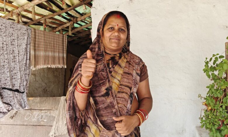 चमेली के जीवन में दीनदयाल उपाध्याय भूमिहीन कृषि मजदूर कल्याण योजना ने बिखेरी खुशियों की रोशनी….