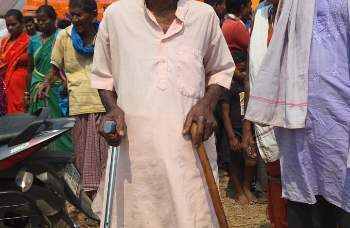 नक्सल मुक्त क्षेत्र में विकास की सौगात : साहेबिन कछार में गिरधर सोरी और जुगसाय गोड को मिला जीवन का नया सहारा….. नक्सल मुक्त क्षेत्र में विकास की सौगात : साहेबिन कछार में गिरधर सोरी और जुगसाय गोड को मिला जीवन का नया सहारा…..
