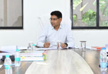 राजस्व कार्यों में ढिलाई पर सख्त: लंबित प्रकरणों के निपटारे और राजस्व वसूली में तेजी लाने मंत्री ने दिए निर्देश….