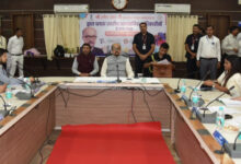 राज्यपाल रमेन डेका ने ली ब्लॉक स्तरीय प्रशासनिक अधिकारियों की समीक्षा बैठक….