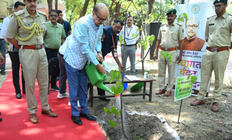 राज्यपाल रमेन डेका ने ली रायपुर जिले में विकासखंड स्तरीय समीक्षा बैठक….