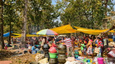 नक्सल मुक्त बीजापुर में विकास की नई दस्तक, चार दशकों बाद फिर सजी पुजारी कांकेर और कोण्डापल्ली की साप्ताहिक बाजारें….. नक्सल मुक्त बीजापुर में विकास की नई दस्तक, चार दशकों बाद फिर सजी पुजारी कांकेर और कोण्डापल्ली की साप्ताहिक बाजारें…..