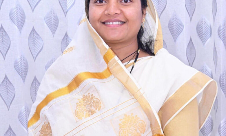 हाथी के हमले में जान गंवाने वाले ग्रामीणों के परिजनों को त्वरित राहत, मंत्री लक्ष्मी राजवाड़े की पहल पर सूरजपुर जिला प्रशासन ने वितरित की मुआवजा राशि…. हाथी के हमले में जान गंवाने वाले ग्रामीणों के परिजनों को त्वरित राहत, मंत्री लक्ष्मी राजवाड़े की पहल पर सूरजपुर जिला प्रशासन ने वितरित की मुआवजा राशि….