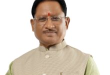 सीएम कैंप कार्यालय की पहल से दाराखरिका में सुलझी वर्षों पुरानी बिजली समस्या, ट्रांसफार्मर लगने से ग्रामीणों को मिली राहत: मुख्यमंत्री विष्णुदेव साय…..
