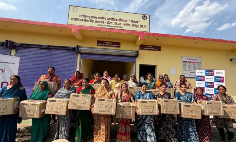 मुख्यमंत्री विष्णु देव साय की घोषणा का त्वरित असर: कोसरंगी की दीदियों को मिली 50 निःशुल्क सिलाई मशीनें…. मुख्यमंत्री विष्णु देव साय की घोषणा का त्वरित असर: कोसरंगी की दीदियों को मिली 50 निःशुल्क सिलाई मशीनें….