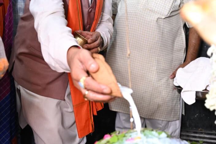 ’मुख्यमंत्री विष्णु देव साय ने हाटकेश्वर महादेव मंदिर में पूजा-अर्चना कर प्रदेशवासियों के सुख समृद्धि की कामना की’….