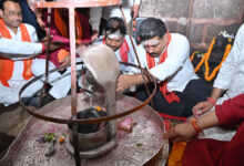 उप मुख्यमंत्री विजय शर्मा, वन मंत्री केदार कश्यप एवं सांसद संतोष पाण्डेय ने भोरमदेव मंदिर में की पूजा-अर्चना, भोरमदेव कॉरिडोर निर्माण कार्यों का किया अवलोकन, दिए आवश्यक दिशा-निर्देश….
