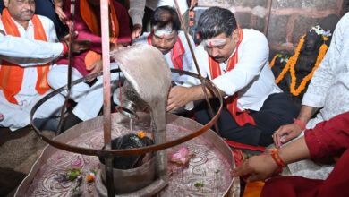 उप मुख्यमंत्री विजय शर्मा, वन मंत्री केदार कश्यप एवं सांसद संतोष पाण्डेय ने भोरमदेव मंदिर में की पूजा-अर्चना, भोरमदेव कॉरिडोर निर्माण कार्यों का किया अवलोकन, दिए आवश्यक दिशा-निर्देश….