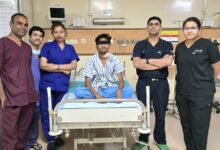 10 साल से खाँसी में खून की समस्या झेल रहे युवक को अम्बेडकर अस्पताल में मिली नई जिंदगी, इमरजेंसी में सफल लोबेक्टॉमी सर्जरी, फेफड़े का संक्रमित हिस्सा काटकर निकाला, बीमारी से दी राहत…. 10 साल से खाँसी में खून की समस्या झेल रहे युवक को अम्बेडकर अस्पताल में मिली नई जिंदगी, इमरजेंसी में सफल लोबेक्टॉमी सर्जरी, फेफड़े का संक्रमित हिस्सा काटकर निकाला, बीमारी से दी राहत….