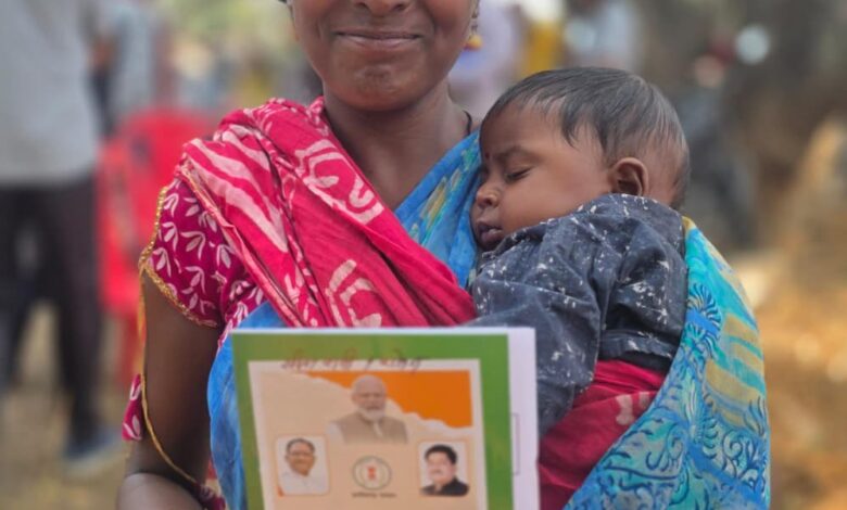 सुशासन तिहार से बदली सीतारानी के परिवार की तस्वीर, तीन बच्चों के परिवार को मिला राहत का संबल, मुख्यमंत्री विष्णु देव साय के प्रति जताया आभार…. सुशासन तिहार से बदली सीतारानी के परिवार की तस्वीर, तीन बच्चों के परिवार को मिला राहत का संबल, मुख्यमंत्री विष्णु देव साय के प्रति जताया आभार….