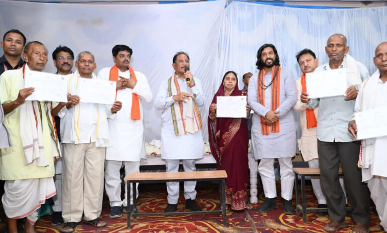 स्वामित्व से संपत्ति का अधिकार, बिहान से आत्मनिर्भरता की राह : कोसरंगी चौपाल में ग्रामीण विकास की दिखी तस्वीर….