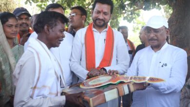 सुशासन तिहार: मुख्यमंत्री विष्णु देव साय ने पीएम जनमन के हितग्राही को सौंपी खुशियों की चाबी…..