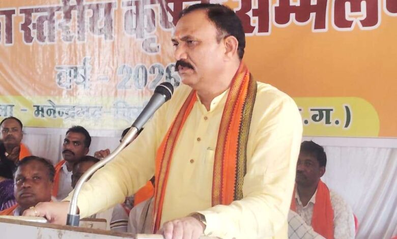 ‘खेत बचाओ अभियान’ में जुटे 300 किसान, जैविक खेती को लेकर जागरूकता सम्मेलन आयोजित, रासायनिक खेती छोड़ जैविक खेती अपनाएं, यही भविष्य की खेती: स्वास्थ्य मंत्री श्याम बिहारी जायसवाल…. ‘खेत बचाओ अभियान’ में जुटे 300 किसान, जैविक खेती को लेकर जागरूकता सम्मेलन आयोजित, रासायनिक खेती छोड़ जैविक खेती अपनाएं, यही भविष्य की खेती: स्वास्थ्य मंत्री श्याम बिहारी जायसवाल….