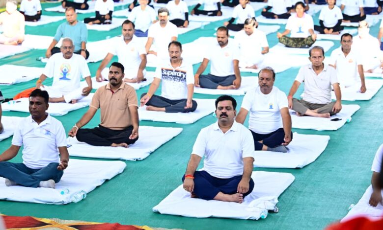 ऋषि-मुनियों की अमूल्य विरासत है योग, इसे जीवन का हिस्सा बनाएं – उप मुख्यमंत्री विजय शर्मा…. ऋषि-मुनियों की अमूल्य विरासत है योग, इसे जीवन का हिस्सा बनाएं – उप मुख्यमंत्री विजय शर्मा….