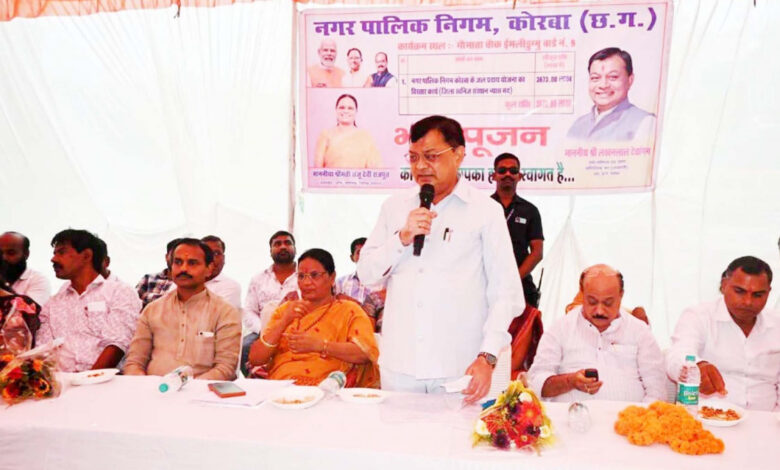 उद्योग मंत्री देवांगन ने पौने 37 करोड़ रूपए के जलप्रदाय योजना विस्तार कार्य का किया भूमिपूजन…. उद्योग मंत्री देवांगन ने पौने 37 करोड़ रूपए के जलप्रदाय योजना विस्तार कार्य का किया भूमिपूजन….