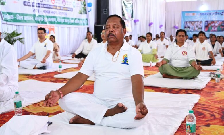 कोरिया में 12वां अंतरराष्ट्रीय योग दिवस: मंत्री रामविचार नेताम की मौजूदगी में हुआ भव्य योगाभ्यास…. कोरिया में 12वां अंतरराष्ट्रीय योग दिवस: मंत्री रामविचार नेताम की मौजूदगी में हुआ भव्य योगाभ्यास….