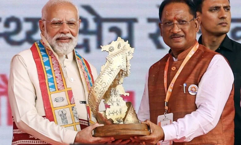 प्रधानमंत्री नरेन्द्र मोदी के नेतृत्व के 12 वर्ष पूर्ण होने पर मुख्यमंत्री विष्णु देव साय ने दी बधाई और शुभकामनाएं….. प्रधानमंत्री नरेन्द्र मोदी के नेतृत्व के 12 वर्ष पूर्ण होने पर मुख्यमंत्री विष्णु देव साय ने दी बधाई और शुभकामनाएं…..