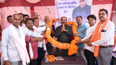 उप मुख्यमंत्री अरुण साव ने 5 गांवों में लगाई चौपाल, 56 लाख रुपए के विकास कार्यों की घोषणा की, युवाओं को दिए क्रिकेट किट…. उप मुख्यमंत्री अरुण साव ने 5 गांवों में लगाई चौपाल, 56 लाख रुपए के विकास कार्यों की घोषणा की, युवाओं को दिए क्रिकेट किट….