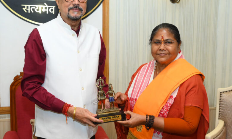 राज्यपाल रमेन डेका से राष्ट्रीय पिछड़ा वर्ग आयोग की अध्यक्ष साध्वी निरंजन ज्योति ने की सौजन्य भेंट….