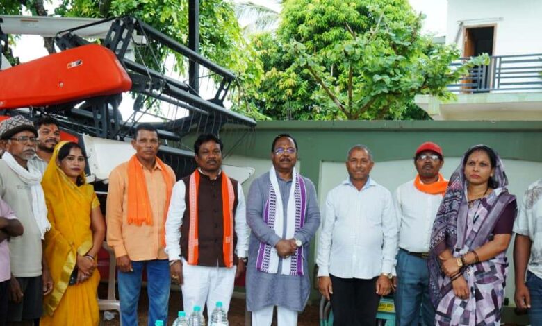 बीजापुर के सूदुर अंचल मांझीगुड़ा पहुंचे कृषि मंत्री रामविचार नेताम….