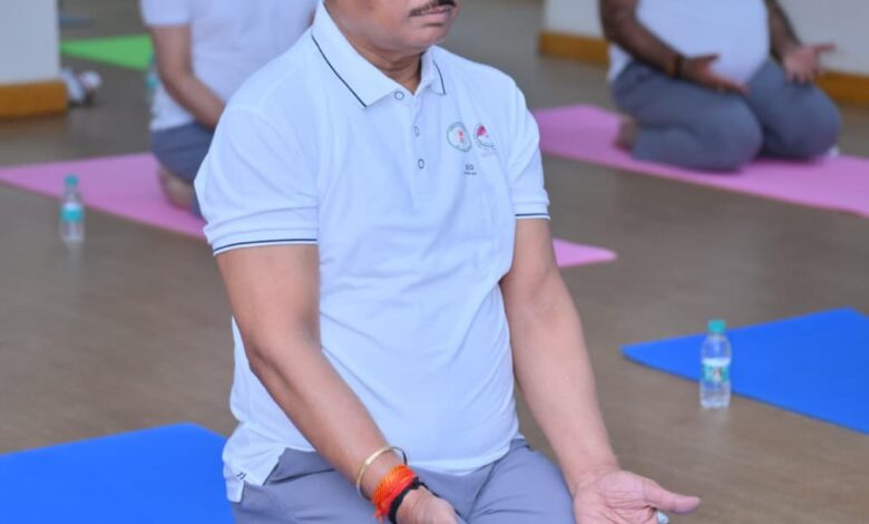 चिंतन शिविर 3.0: योग से हुई नई सुबह, मुख्यमंत्री विष्णु देव साय ने दिया स्वस्थ और संतुलित जीवन का संदेश…..